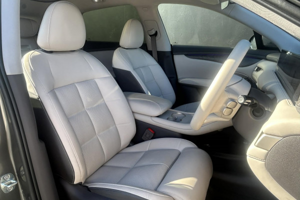 2025 MG IM6 S12L Performance SUV Image 11