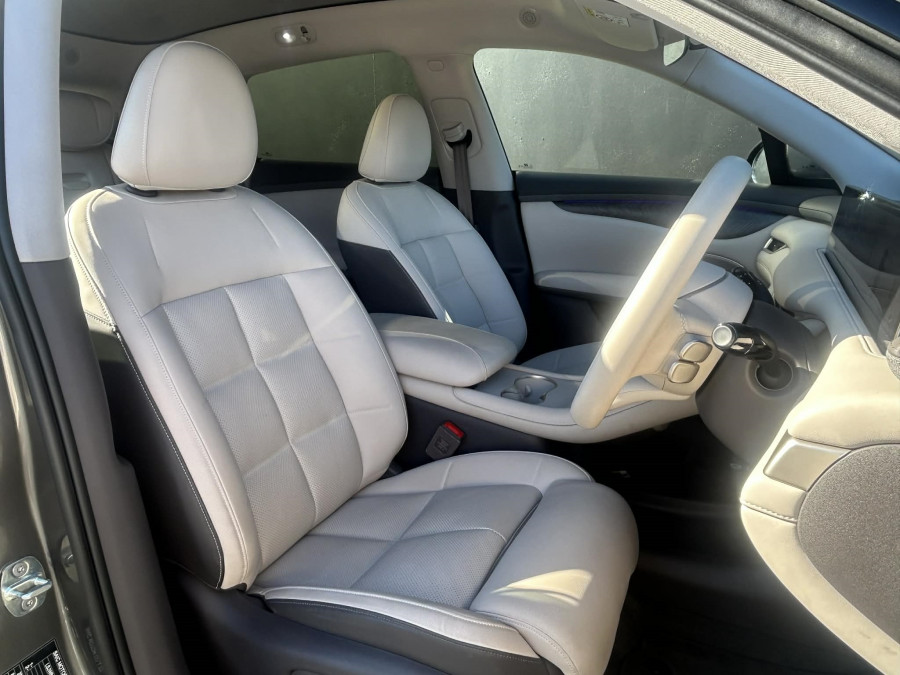 2025 MG IM6 S12L Performance SUV Image 11