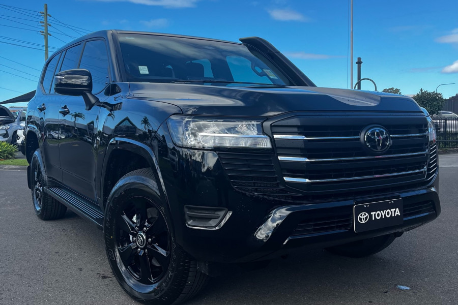 2025 Toyota LandCruiser FJA300R GX 'DARK KNIGHT' SUV Image 10