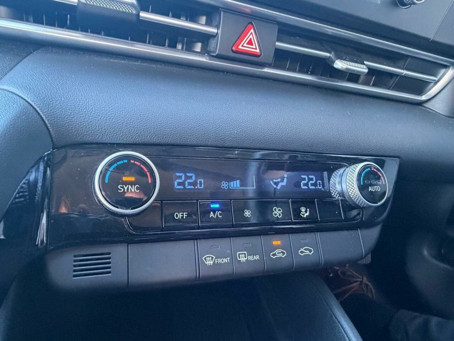 2024 MY25 Hyundai i30 CN7.V2 Elite Hybrid Sedan Image 19