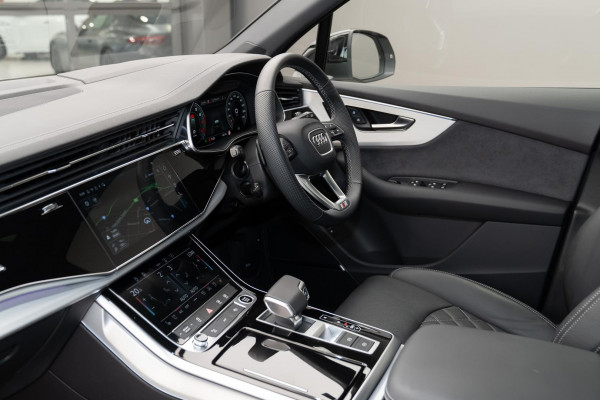 2025 MY26 Audi Q7 4M TFSI 250kW S line SUV image 8