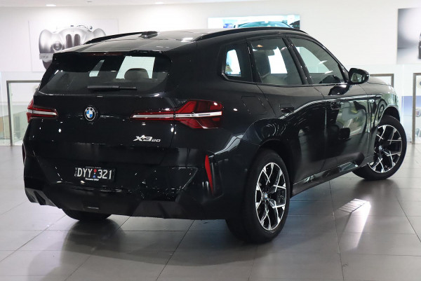 2025 BMW X3 G45 20 xDrive SUV image 3
