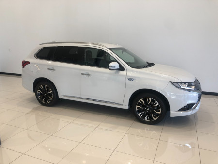 2017 Mitsubishi Outlander ZK PHEV LS Awd wagon Image 2