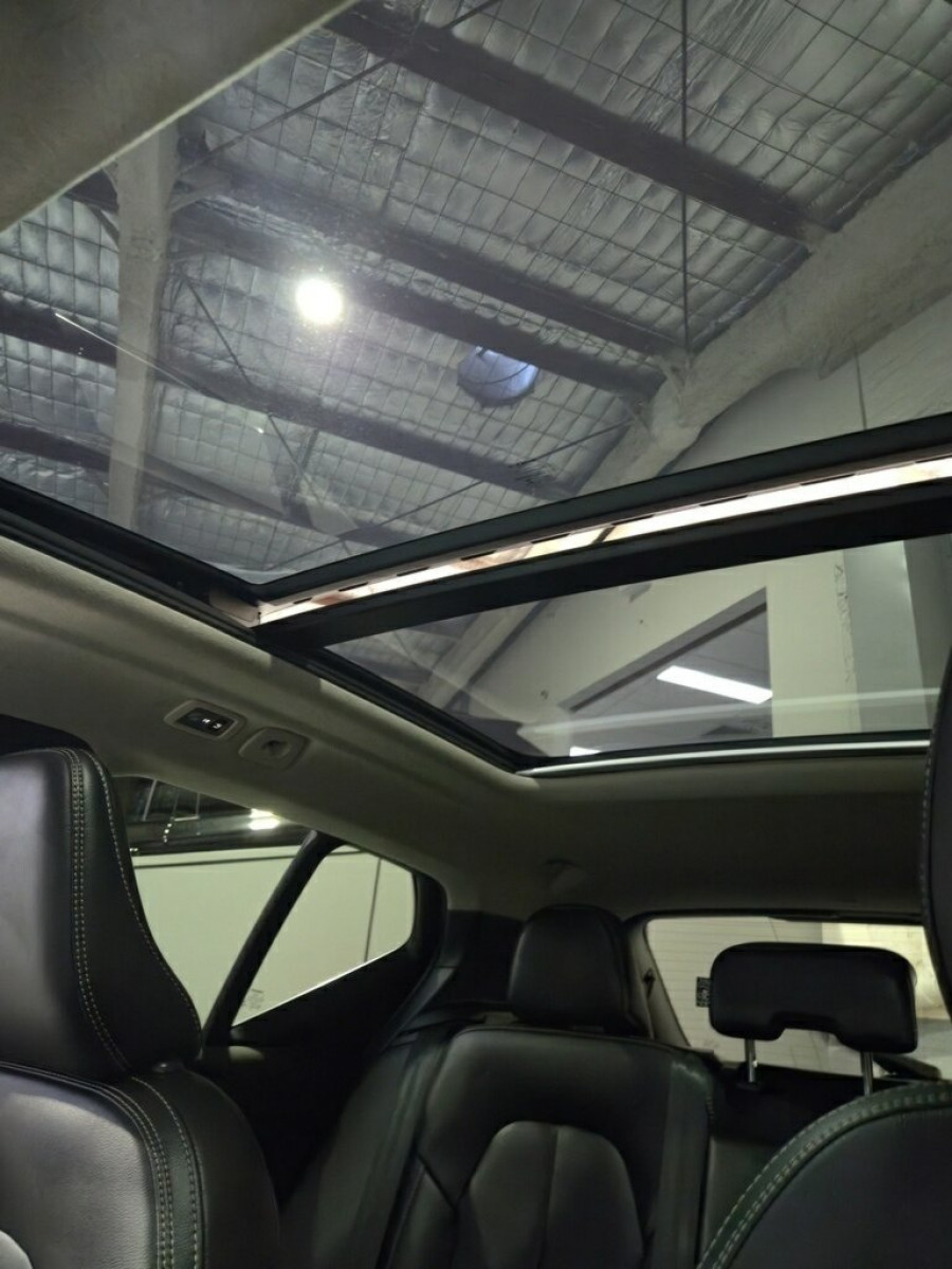 2022 Volvo XC40 XZ T4 Inscription SUV Image 18