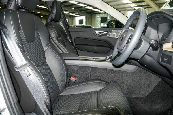 2025 MY26 Volvo XC60 UZ Ultra B5 Dark SUV Image 8