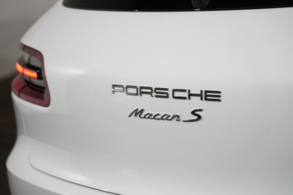 2018 Porsche Macan S SUV Image 9