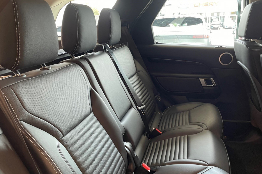 2024 Land Rover Discovery Series 5 S SUV Image 18
