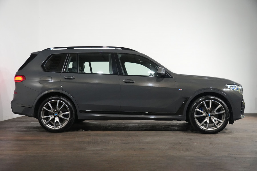 2021 BMW X7 M50i SUV Image 4