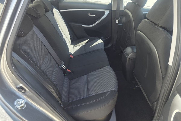 2015 MY16 Hyundai i30 GD3 Series II Active Hatch Image 14