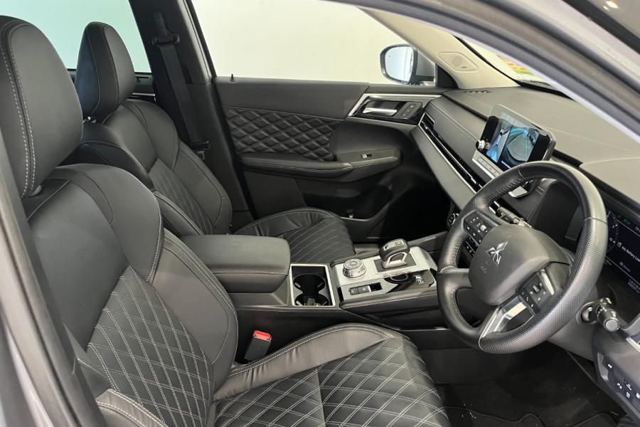 2022 Mitsubishi Outlander ZM Exceed SUV Image 12