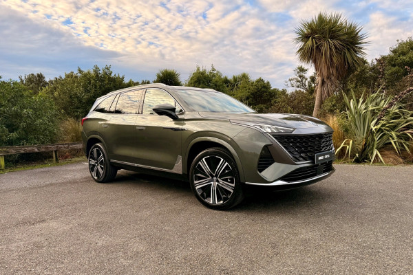 2026 MG QS Essence SUV