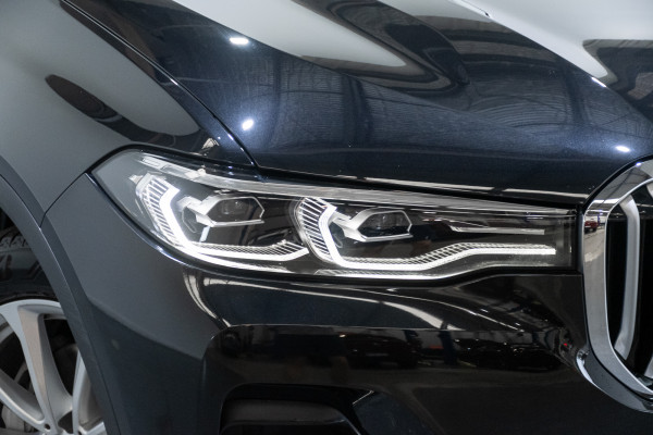 2022 BMW X7 Xdrive30d SUV Image 2