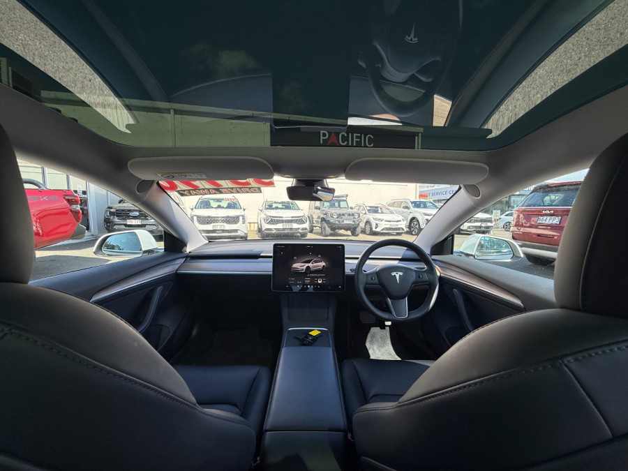 2022 Tesla Model 3  Rear-Wheel Drive Sedan Image 14