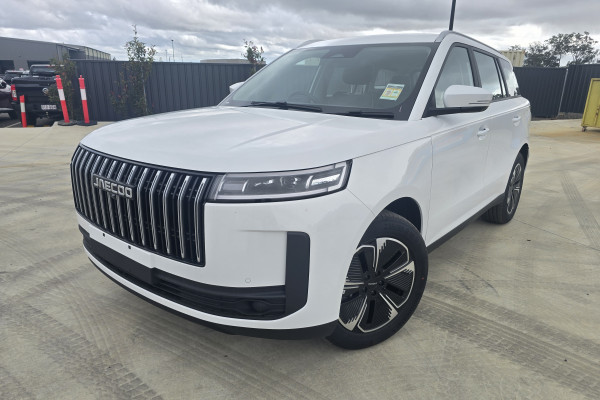 2026 Jaecoo J5  Summit SUV Image 3