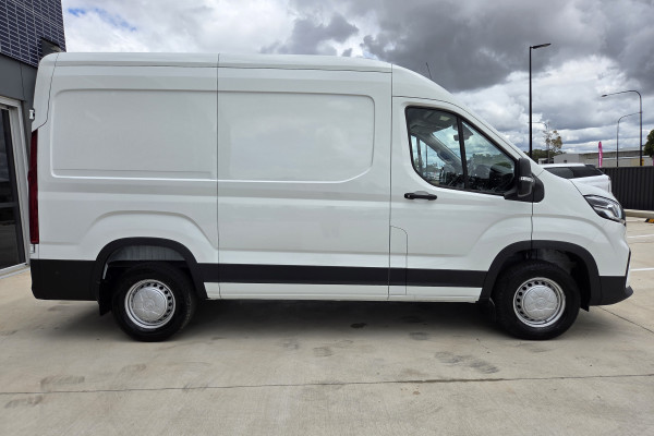 2026 MY24 LDV Deliver 9 Mid Roof MWB Van Image 2