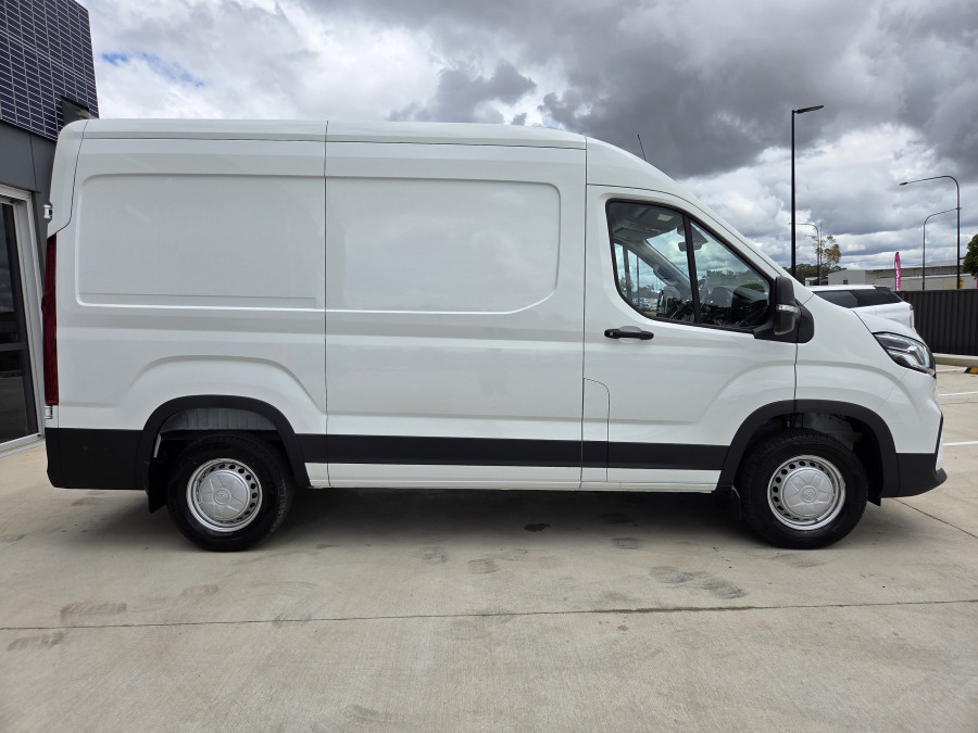 2026 MY24 LDV Deliver 9 Mid Roof MWB Van Image 2