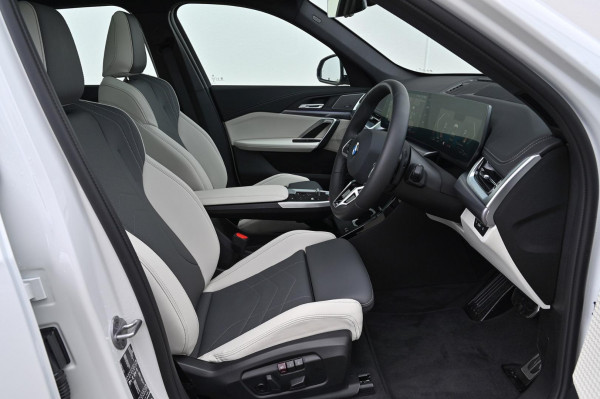 2025 BMW X1 U11 xDrive20i M Sport SUV image 7
