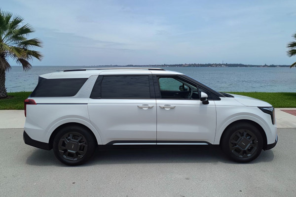 2025 MY26 Kia Carnival KA4 PE GT-Line People Mover Image 2