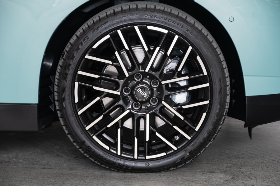 2026 MINI Cooper J01 SE Favoured Hatch