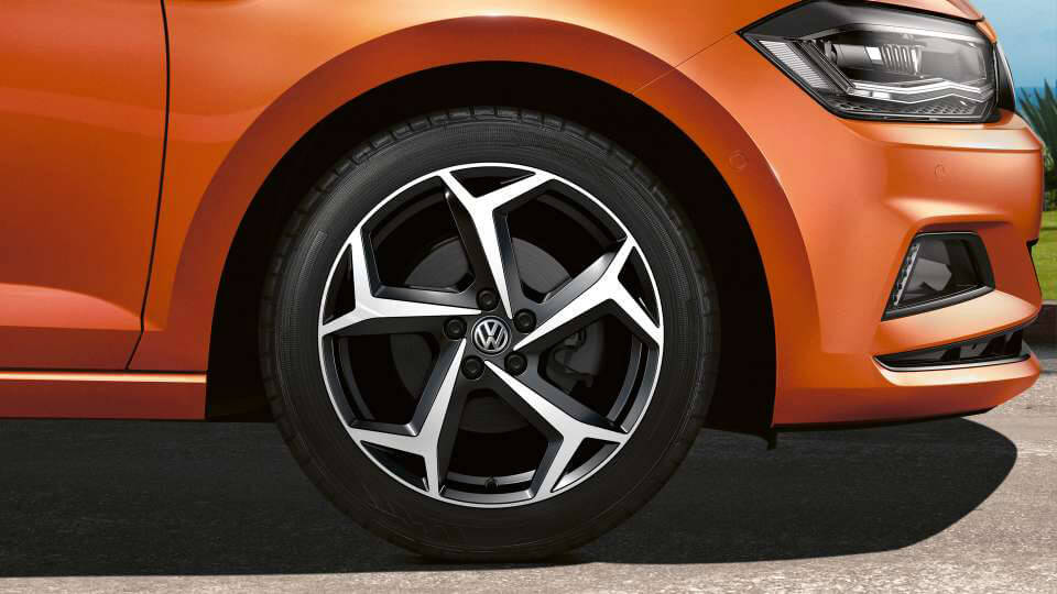 Bonneville alloy wheel Image