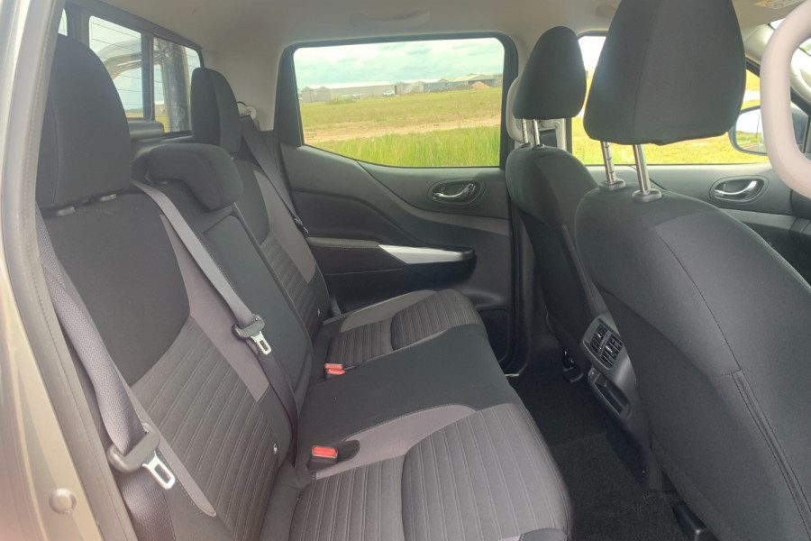 2024 Nissan Navara D23 ST Ute Image 10
