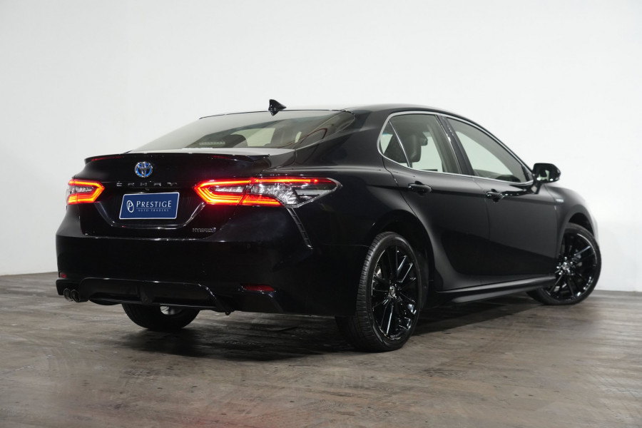 2021 Toyota Camry SX Hybrid Sedan Image 7