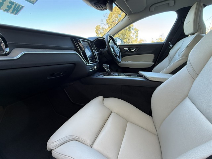2019 MY20 Volvo S60 Z Series T5 Inscription Sedan Image 15