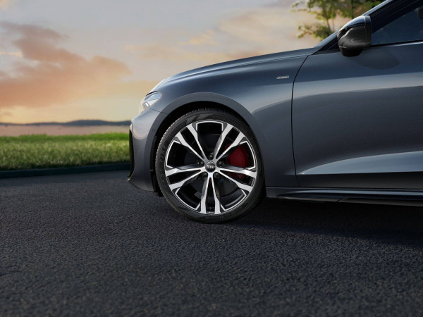 2025 Audi A5 B10 e-hybrid S-Line Sedan image 3