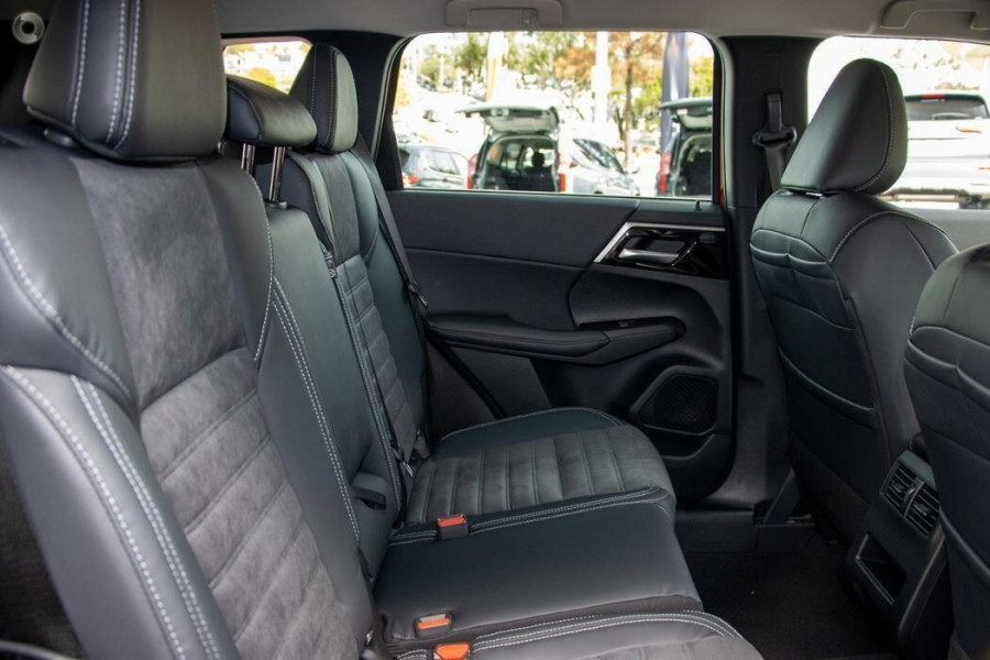 2024 Mitsubishi Outlander ZM Aspire SUV Image 12