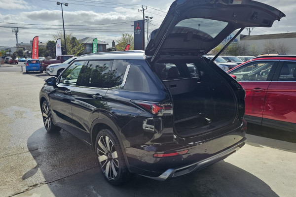 2025 Mitsubishi Outlander ZM Exceed Tourer SUV Image 4