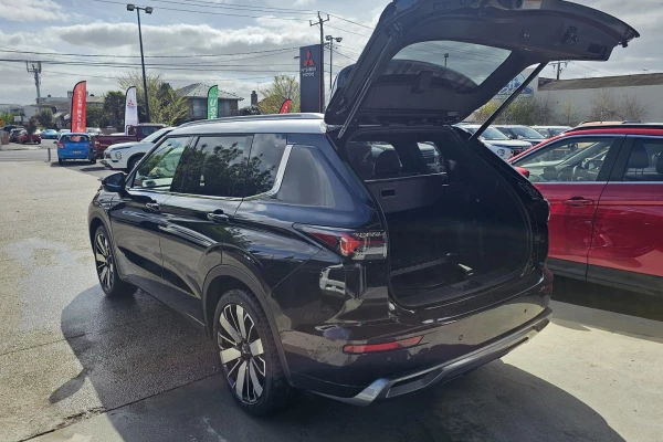 2025 Mitsubishi Outlander ZM Exceed Tourer SUV Image 4
