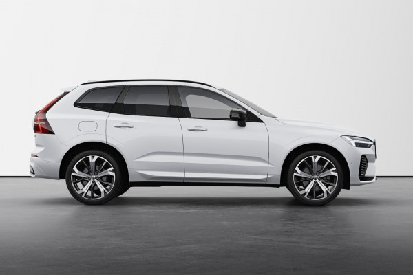 2024 Volvo XC60  Recharge Ultimate T8 Plug-In Hybrid SUV Image 5