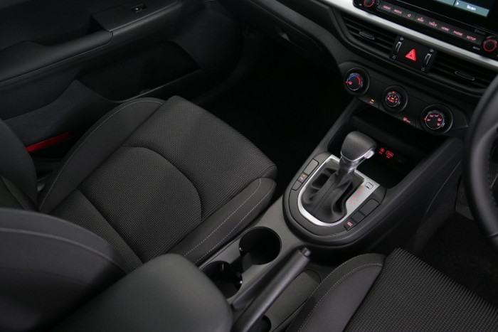 2019 MY20 Kia Cerato Hatch BD S with Safety Pack Hatchback Image 12