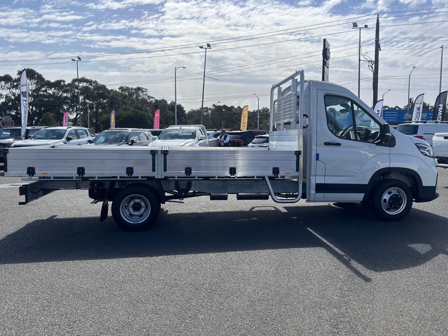 2025 MY24 LDV Deliver 9  XLWB Cab Chassis Image 9