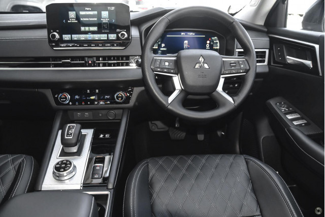2024 Mitsubishi Outlander ZM PHEV Exceed SUV Image 7