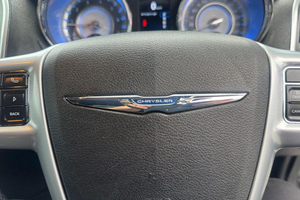 2015 MY14 Chrysler 300 LX C Sedan Image 21