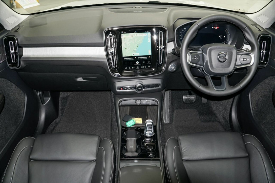 2026 Volvo XC40 XZ Ultra B4 Bright SUV Image 5