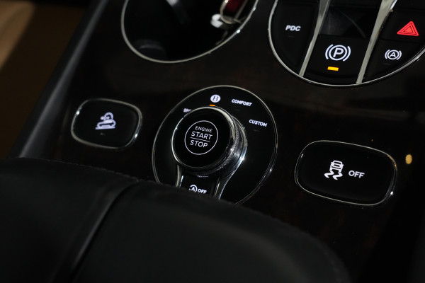 2016 Bentley Bentayga SUV Image 15