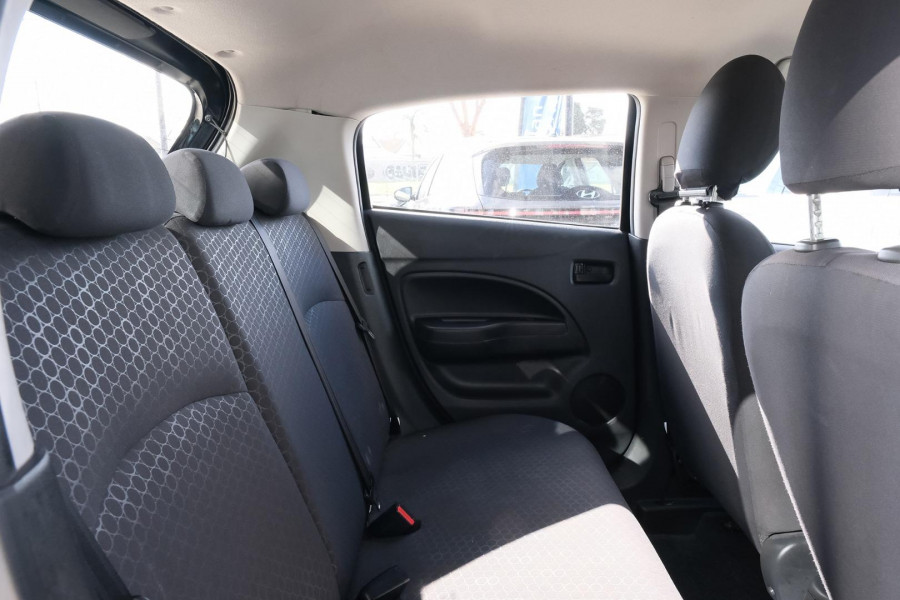 2015 Mitsubishi Mirage LA ES Hatch Image 10