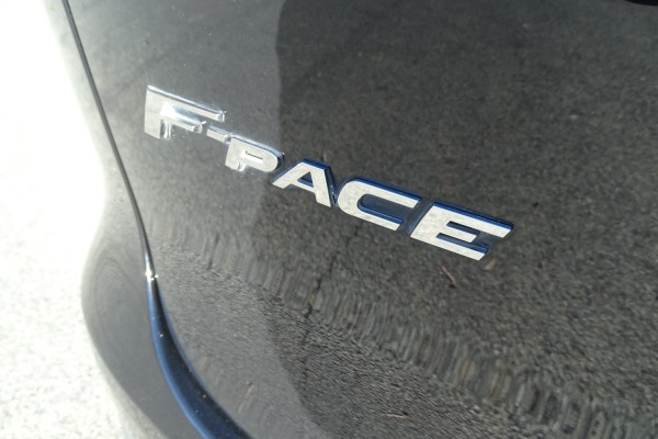 2017 Jaguar F-PACE X761 R-Sport SUV Image 8