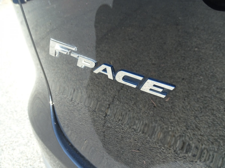 2017 Jaguar F-PACE X761 R-Sport SUV Image 8