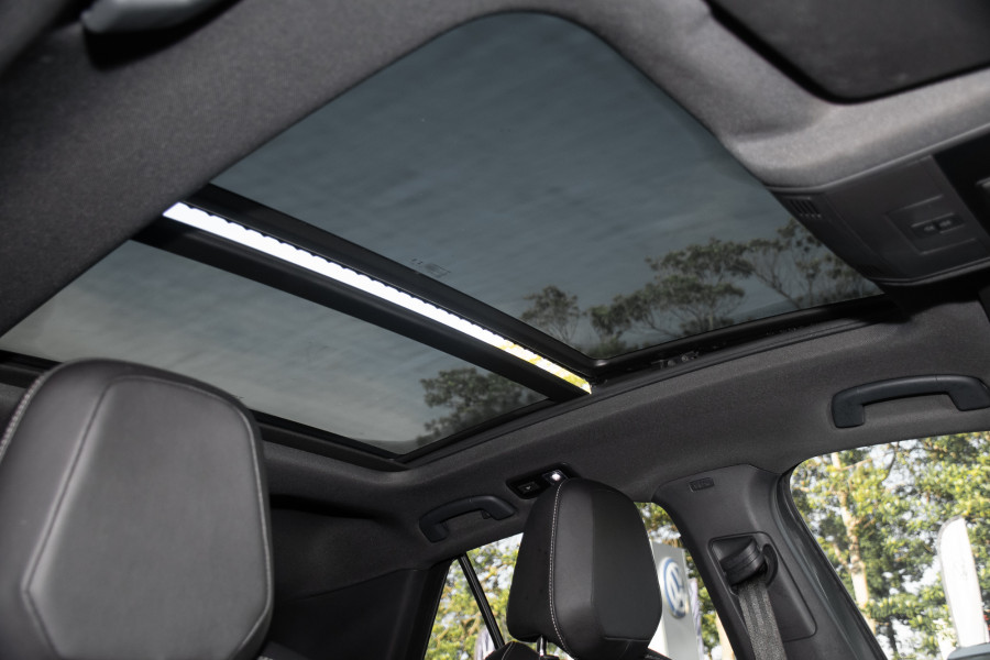 2022 MY23 Volkswagen T-Roc D11 140TSI R-Line SUV Image 10