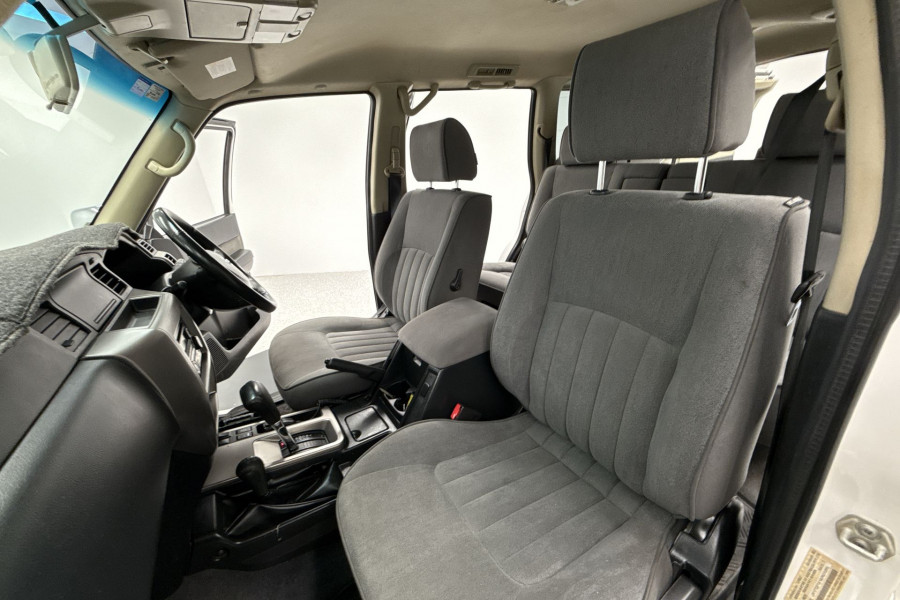 2016 Nissan Patrol GU 10 ST SUV Image 9