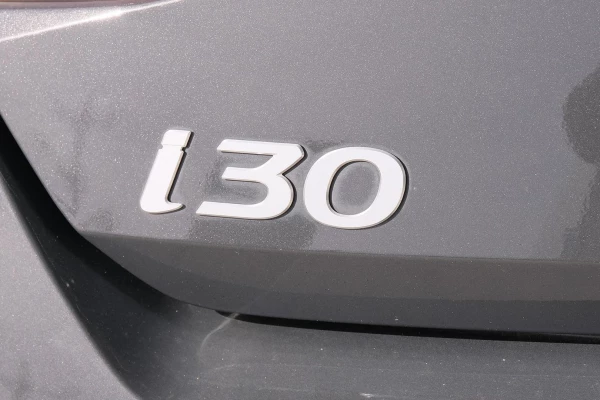 2024 Hyundai i30 CN7.V2 Hybrid Sedan Image 19