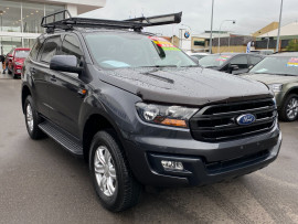 Ford Everest Ambiente UA
