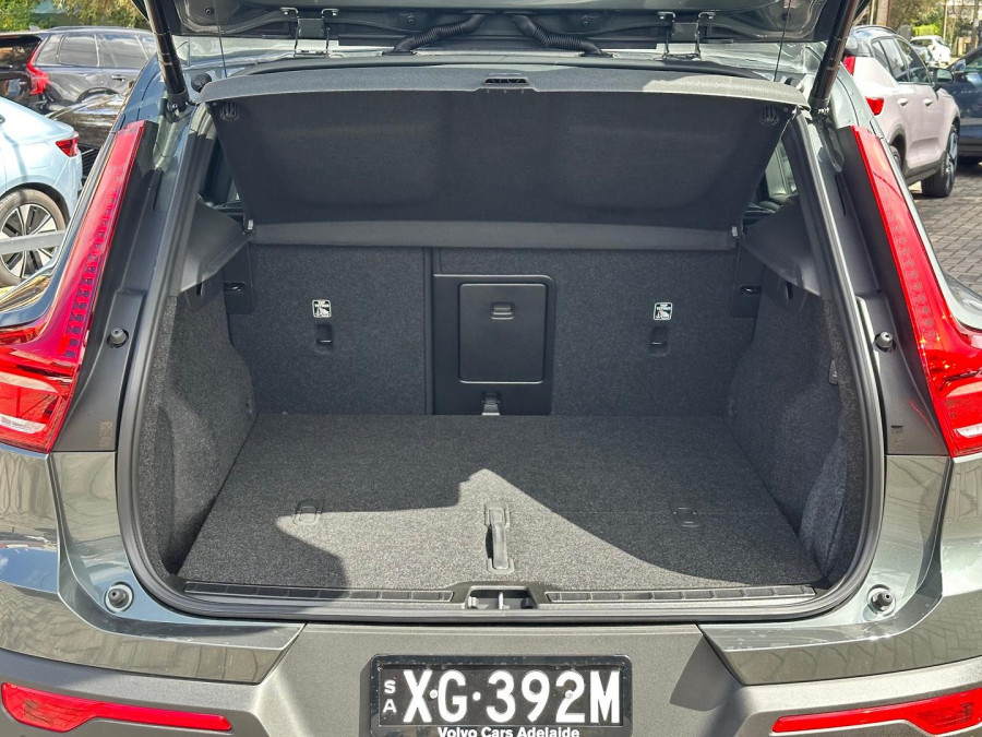 2026 Volvo XC40 XZ Plus B4 SUV Image 17
