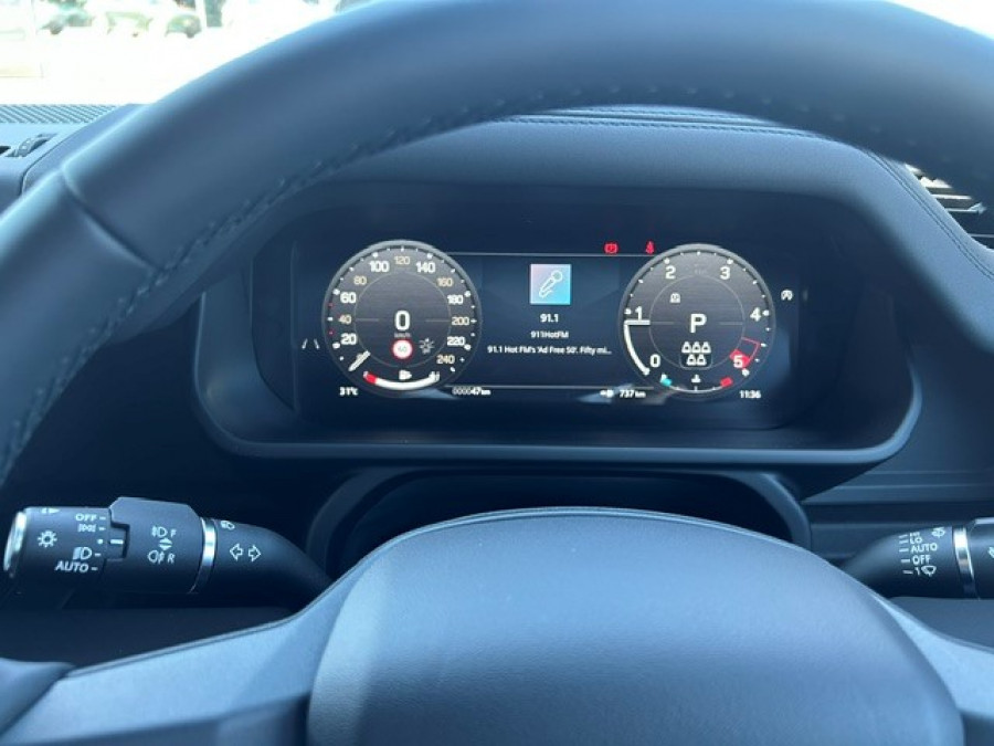 2025 MY26 Land Rover Defender L663 110 D350 X-Dynamic SE SUV Image 19