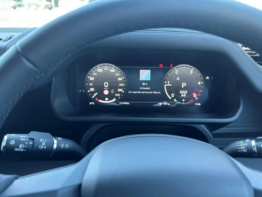 2025 MY26 Land Rover Defender L663 110 D350 X-Dynamic SE SUV Image 19