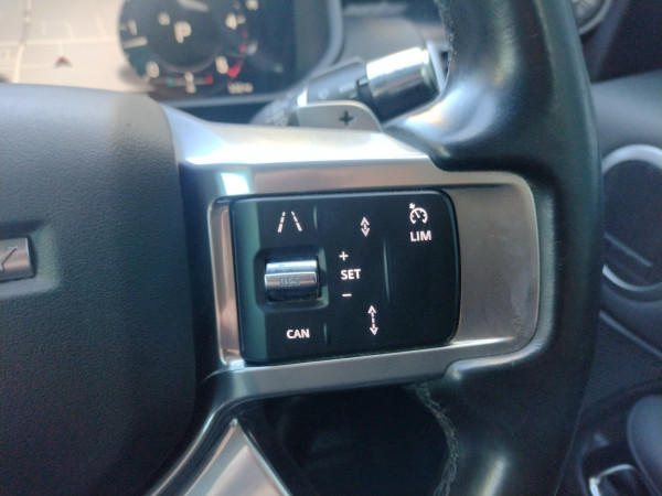 2021 Land Rover Discovery Series 5 D300 SE SUV image 22