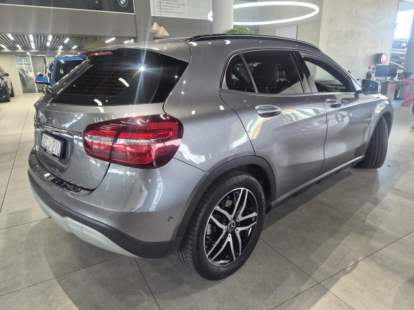 2018 Mercedes-Benz GLA-Class X156 GLA180 SUV image 8